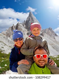 Family On Mountain Trek - Tre Cime Di Lavaredo 