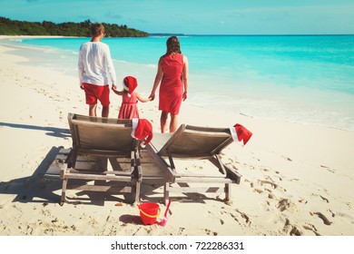 Family On Tropical Beach Christmas Vacation Stock Photo 722286331 ...