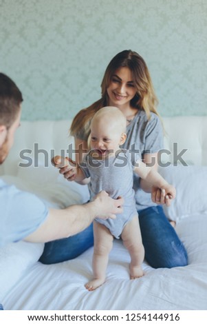 Family photo shoot at home 