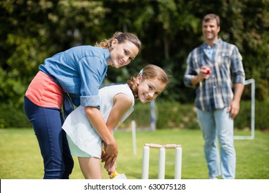 187 Family playing cricket Images, Stock Photos & Vectors | Shutterstock