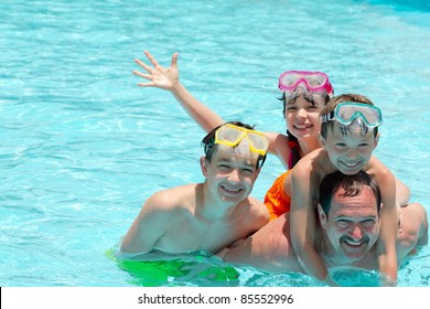 	Family In Pool