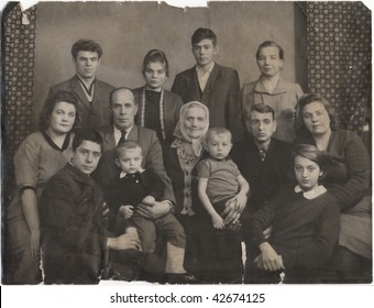 Family portrait, people of all ages. USSR, mid 20 century