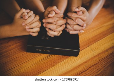 Family Pray Together Praying With Parent At Home, Online Group Worship, World Day Of Prayer, International Day Of Prayer, Hope, Gratitude, Thankful, Trust