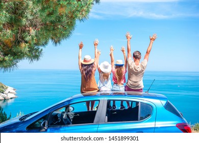 Vacanze estive in famiglia. Concetto europeo di viaggio in auto e vacanza