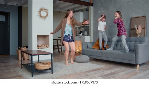 22 Mom and kids going crazy Images, Stock Photos & Vectors | Shutterstock