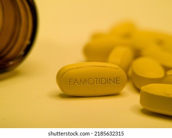 Famotidine Tablet Drug Medicine Histamine Antagonist Used To Decrease Stomach Acid Production, For Peptic Ulcer And Gastroesophageal Reflux Disease GERD And Zollinger-Ellison Syndrome Medication