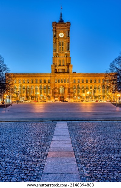 The\
famous Berlin town hall \