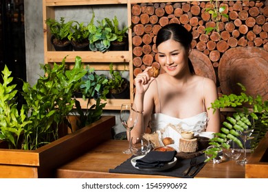 Famous Celebrity CEO Asian Beautiful Woman In White Gown Open Shoulder Have Review India Japanese Fusion Wood With Herb Garden And Will Live On Her Channel Later