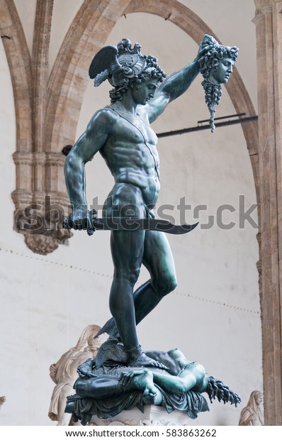 sculpture perseus holding head medusa