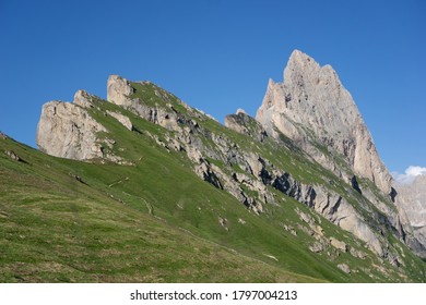 The Famous Seceda Ridgeline Without Any Clouds.