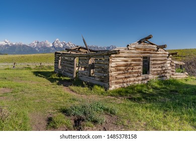 Shane Cabins Images Stock Photos Vectors Shutterstock