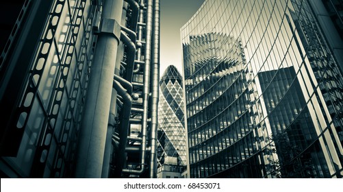 Famous skysrcapers in the financial district of London