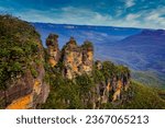  The famous Three Sisters peaks in Blue Mountains. Australia                              
