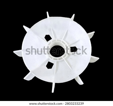 Fan blade or cooling fan for dynamo with plastic material