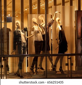 57,281 Retail mannequins Images, Stock Photos & Vectors | Shutterstock