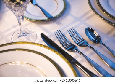 Fancy table-setting in a restaurant