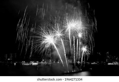 モノトーン 空 の写真素材 画像 写真 Shutterstock