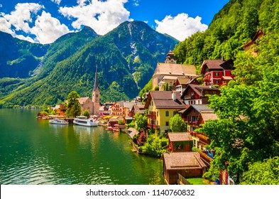 Vue fantastique sur le village de Hallstatt et le lac alpin, Alpes autrichiennes, Salzkammergut, Autriche, Europe