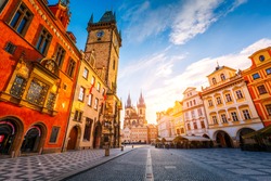 Fantastic View Of The Town Hall And Temple Of Our Lady Before Tyn In Sunlight At Dawn. Dramatic Scene. Location Famous Place (unesco Heritage) Square On Prague, Czech Republic, Europe. Beauty World.