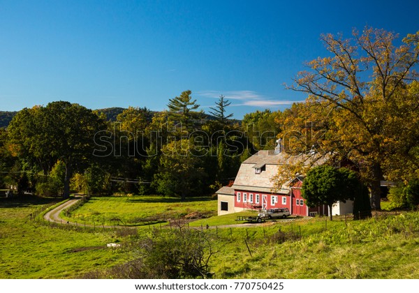 Farm Red Barn Curving Approach Road Stock Photo Edit Now 770750425