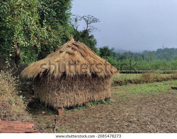 Farmland Cabin Straw Bale Hey Stack Stock Photo 2085478273 | Shutterstock