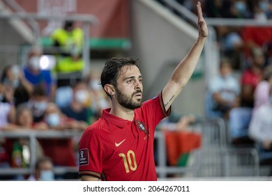 Faro, Algarve - 10 12 2021: Football Match Portugal Vs Luxembourg; Bernardo Silva Taking The Corner