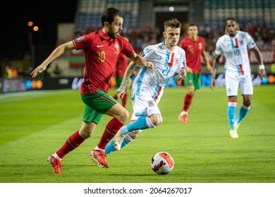 Faro, Algarve - 10 12 2021: Football Match Portugal Vs Luxembourg; Bernardo Silva Dribbles Sebastien Thill