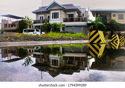 The fascinating reflection of the house