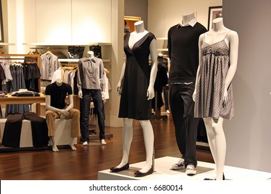 Fashion Clothing Retail Display Clothes For Sale