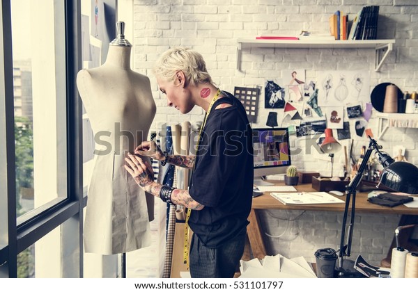 Fashion Designer\
Stylish Showroom\
Concept