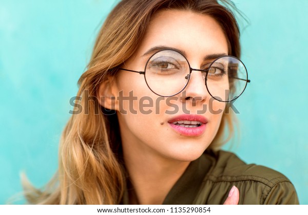 ladies round glasses