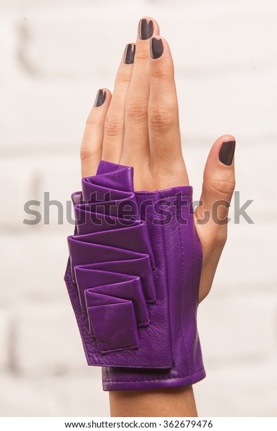 glove pocket girlfriend