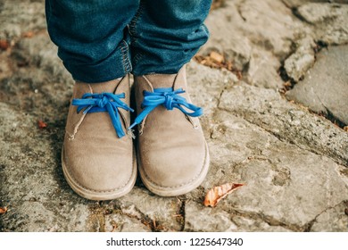 Fashion Lace Shoes On Kid's Feet, Footwear For Children