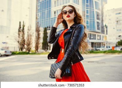 女性 サングラス 革ジャン の画像 写真素材 ベクター画像 Shutterstock