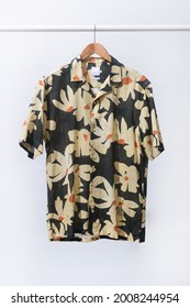 Fashion Seamless Flower Pattern. Drawn On Shirt Clothes On Hanger