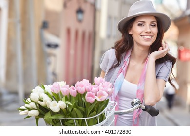 Fashion Style Photo Of A Spring Women 