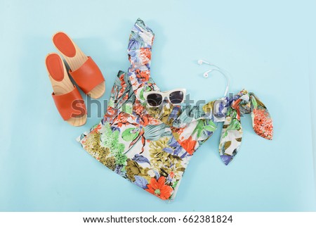 Similar – Foto Bild Tasche mit Damenstrand oder Sommeroutfit im Inneren