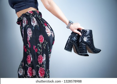 Fashion Woman Feet Flower Trousers Jand Shoes