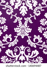A fashionable modern purple floral wallpaper