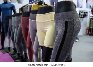 Fashionable Sports Yoga Pants In The Mall