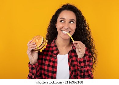 739 Lady eating french fries Images, Stock Photos & Vectors | Shutterstock