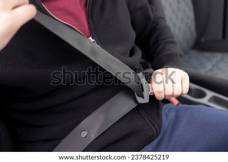 fasten the safety belt in the car, vehicle seatbelt security