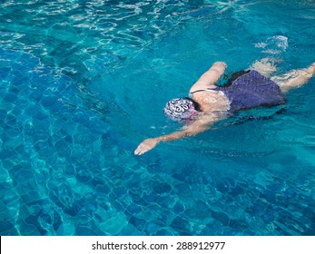 Ssbbw in pool