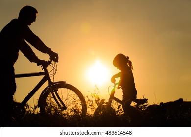 4,197 Father daughter cycling Images, Stock Photos & Vectors | Shutterstock