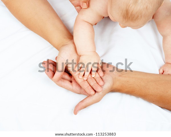 Suchen Sie Nach Mutter Und Kind Die Handchen Halten Stockbildern In Hd Und Millionen Weiteren Lizenzfreien Stockfotos Illustrationen Und Vektorgrafiken In Der Shutterstock Kollektion Jeden Tag Werden Tausende Neue Hochwertige Bilder Hinzugefugt