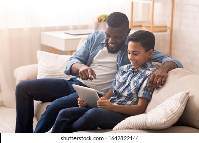 Full Length Happy Loving Young Couple Stock Photo 1613073265 | Shutterstock