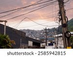 Favela  adossée aux colines de Rio de Janeiro