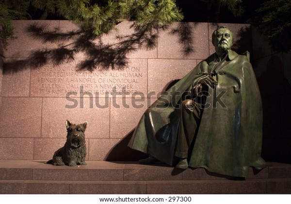 fdr memorial at night