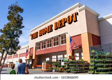 Feb 19, 2020 San Mateo / CA / USA - People shopping at Home Depot in San Francisco bay area; The Home Depot, Inc. is the largest home improvement retailer in the USA