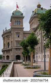 The Federal Palace Is The Name Of The Building In Which The Swiss Federal Assembly And The Federal Council Are Housed - City Center Of Bern, Switzerland - UNESCO Heritage